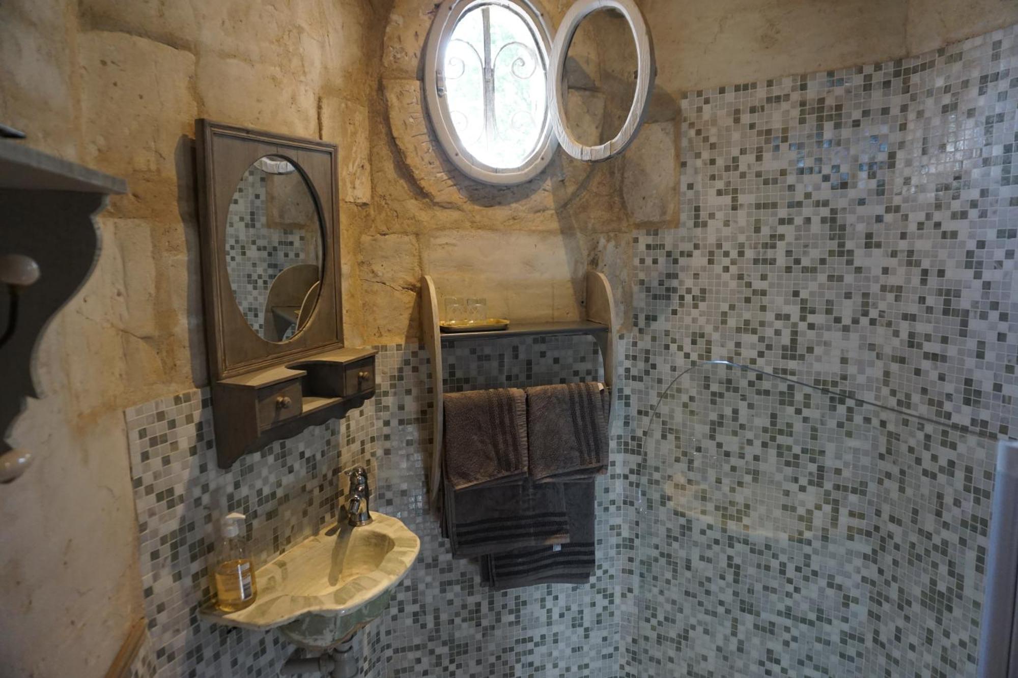 Les Deux Tours Bed and Breakfast Brignon Exteriör bild